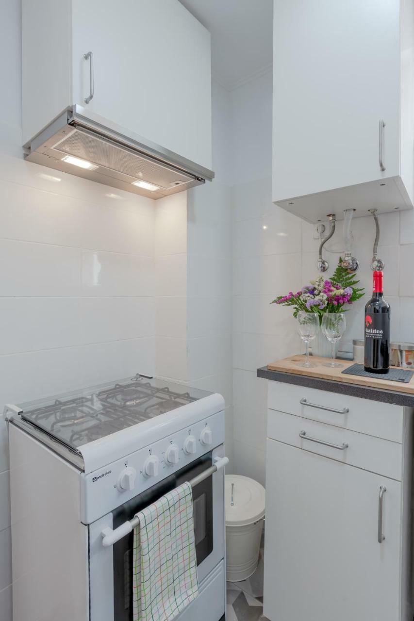 Sunny Apartment With Patio, By Timecooler Lisbona Esterno foto