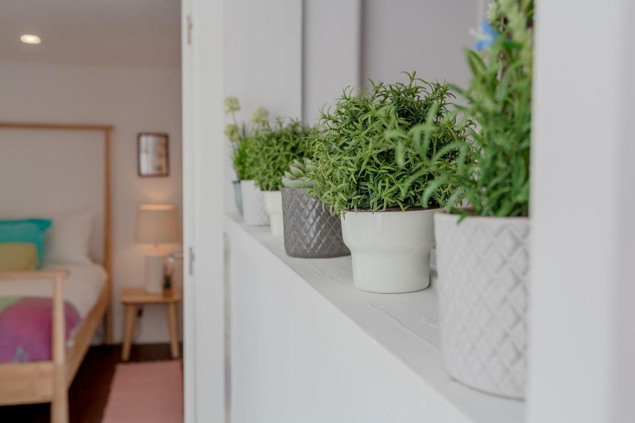 Sunny Apartment With Patio, By Timecooler Lisbona Esterno foto
